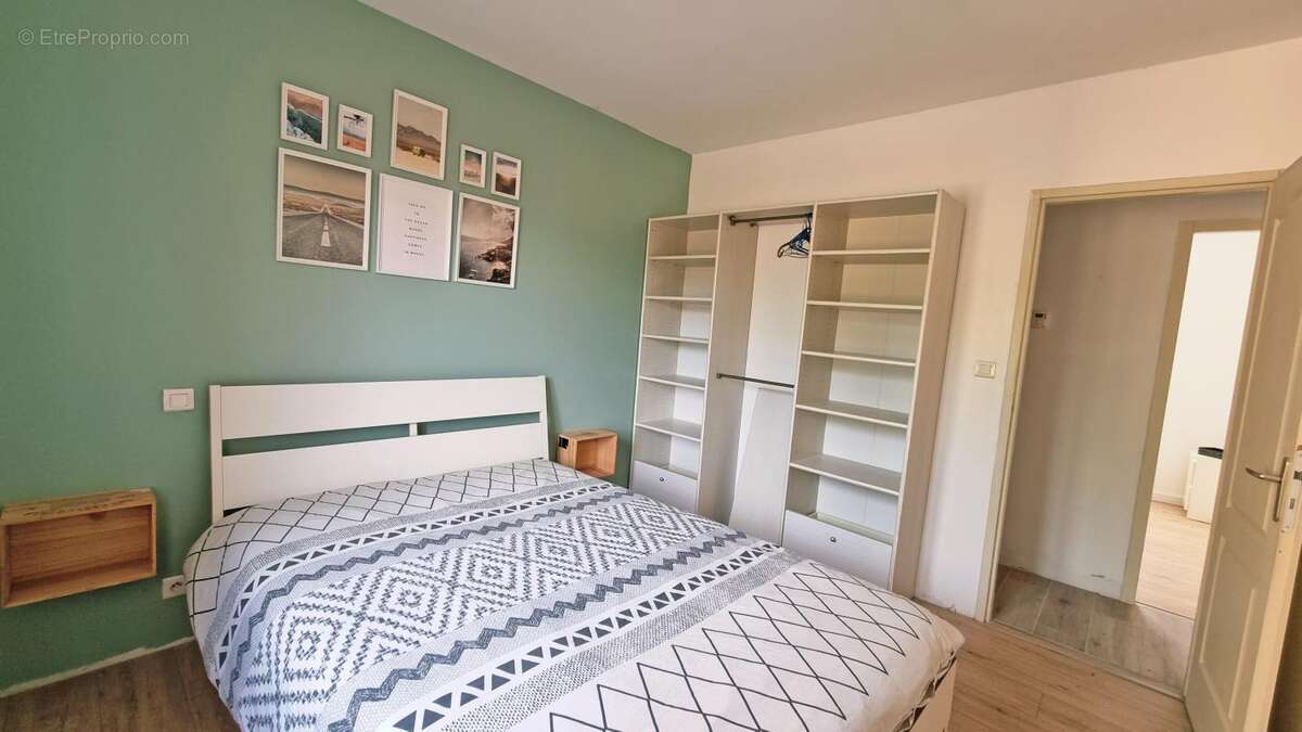 Maison à MANZAC-SUR-VERN