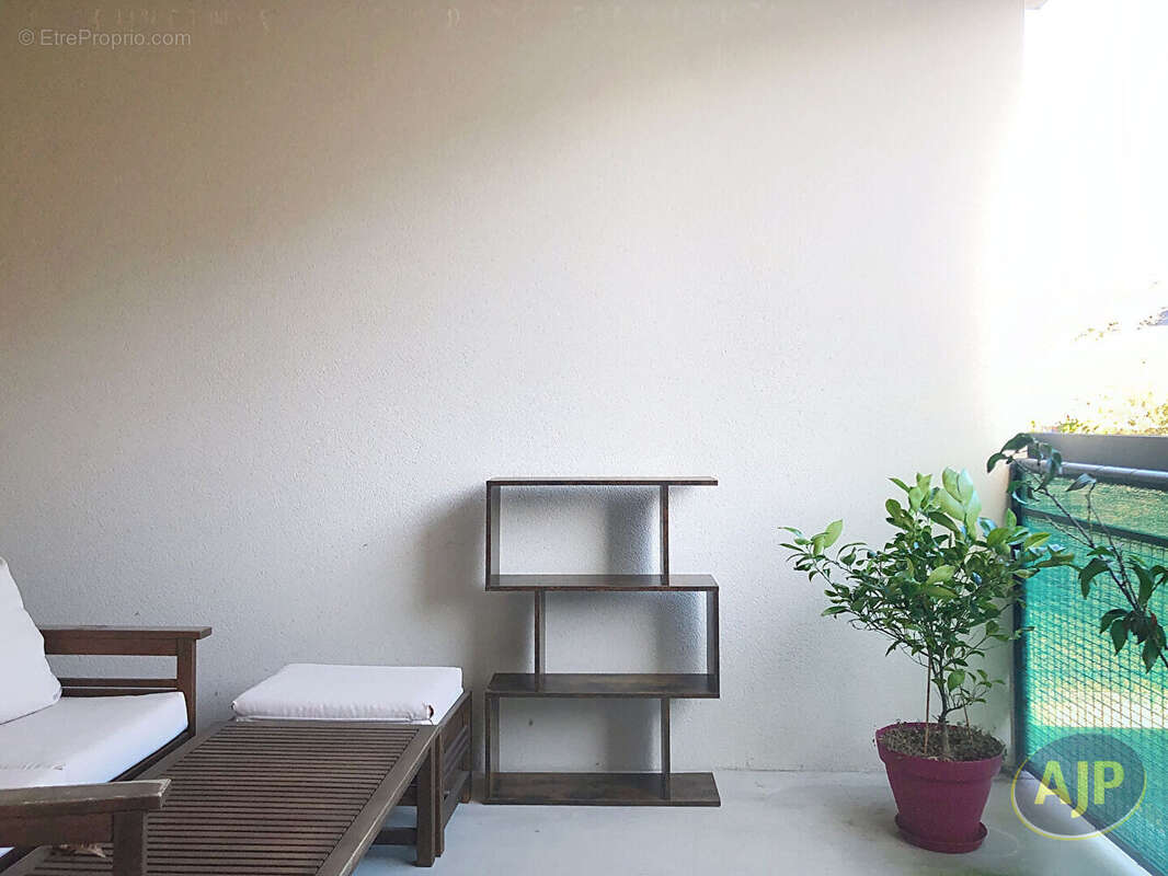 À vendre - Appartement T2 avec balcon et parking. - photo 10