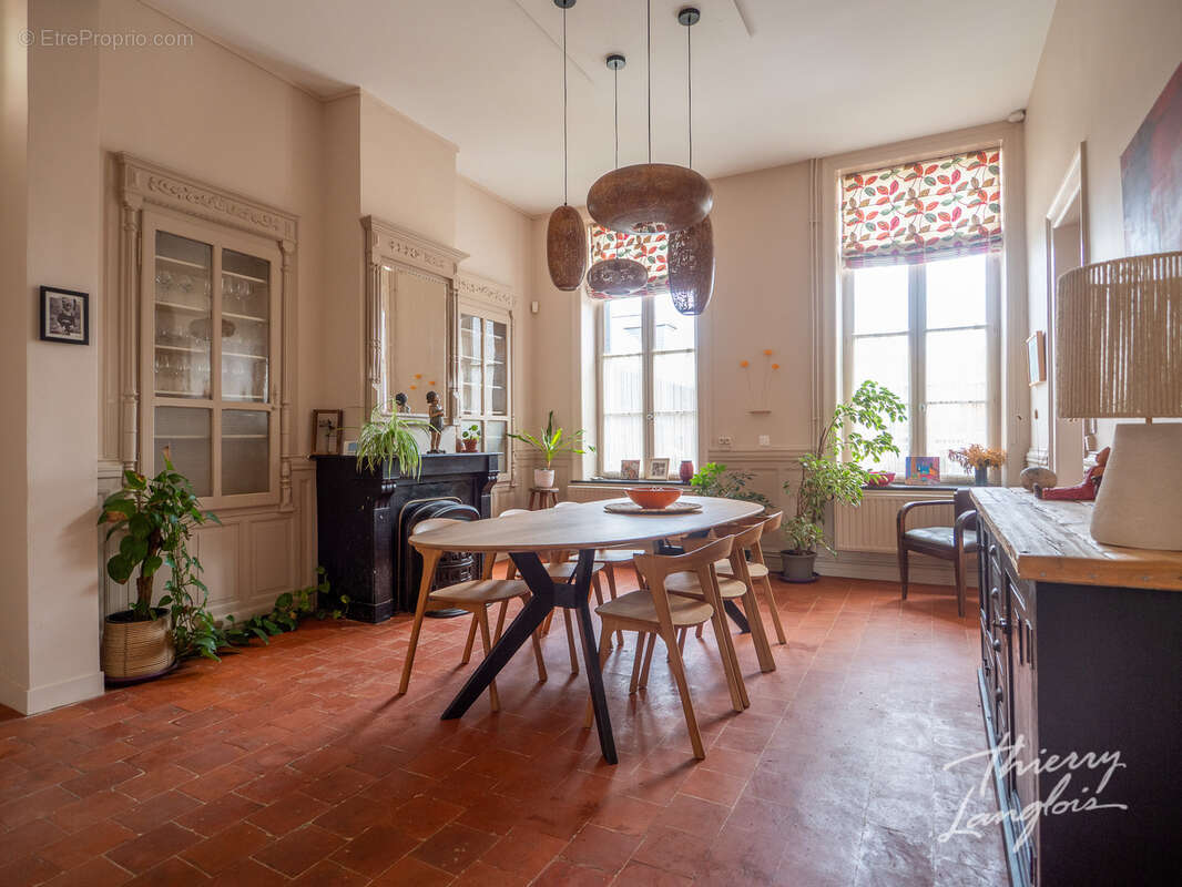 Maison bourgeoise de caractere sur 2 445m2 - photo 5
