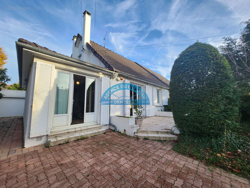 Maison à CHENNEVIERES-SUR-MARNE