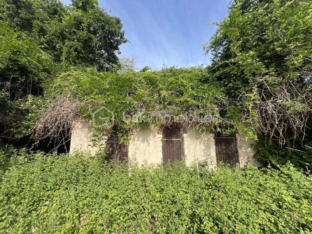 Maison 170m2 avec bâtiment annexe et dépendances sur 1,6 Ha - photo 7