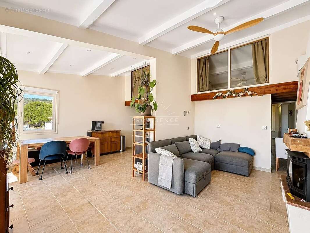 Appartement à THEOULE-SUR-MER