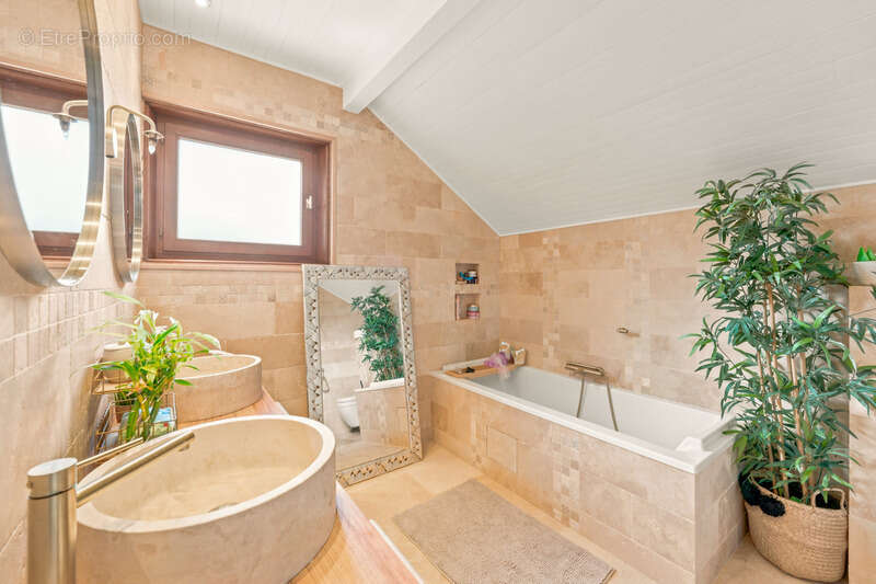 Maison à vendre 7 pièces PREVESSIN MOENS (01) - photo 14