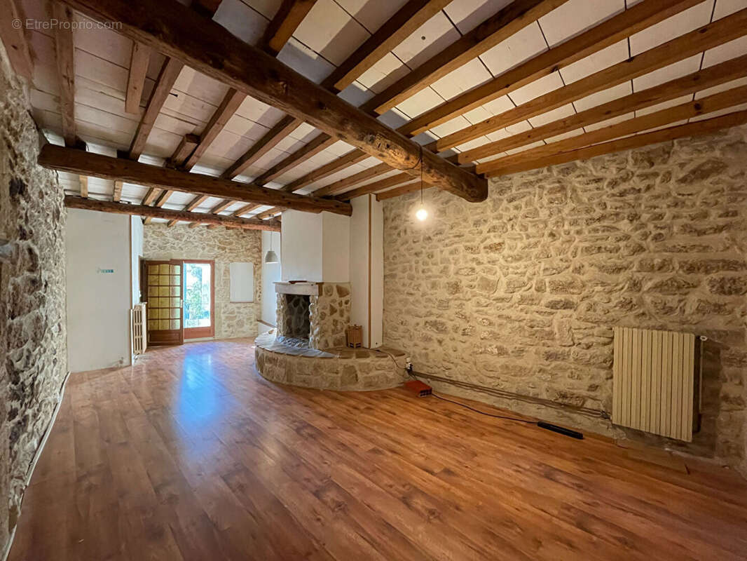 Maison à SAUSSAN