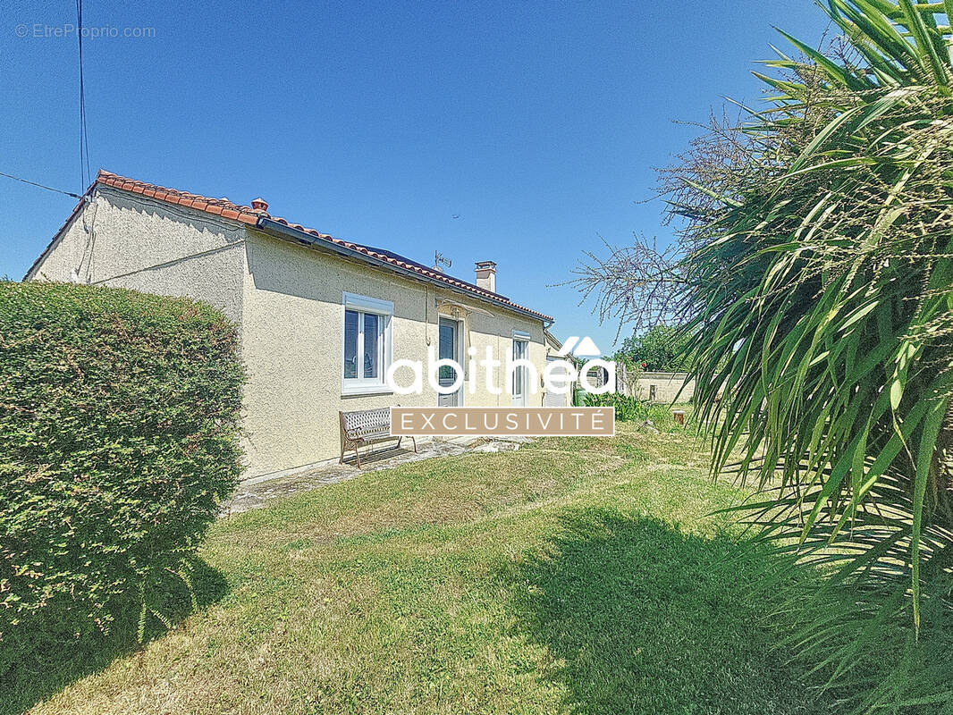 Maison à JARNAC-CHAMPAGNE