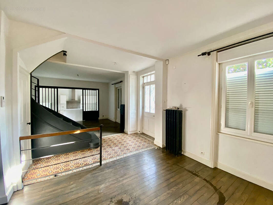 Maison à VILLEFRANCHE-SUR-SAONE