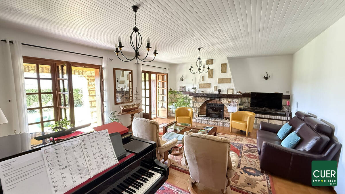 Maison à LA ROCHE-DE-GLUN