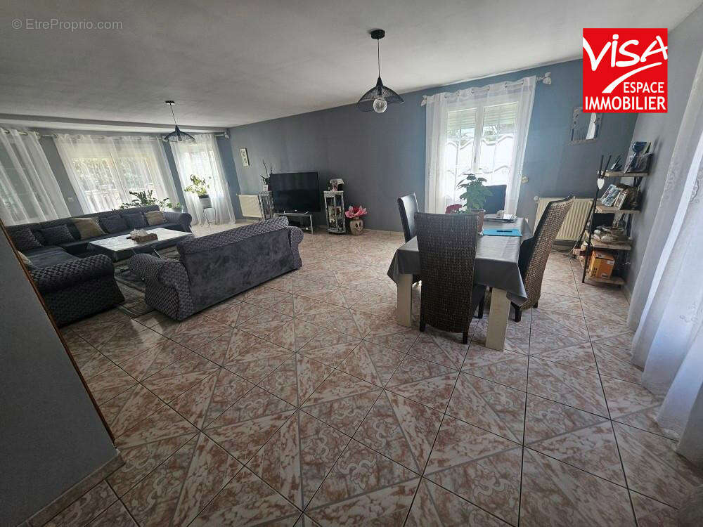 À VENDRE   Belle villa d’environ 200 m2 sur un terrain de 1 000 m2 - photo 2