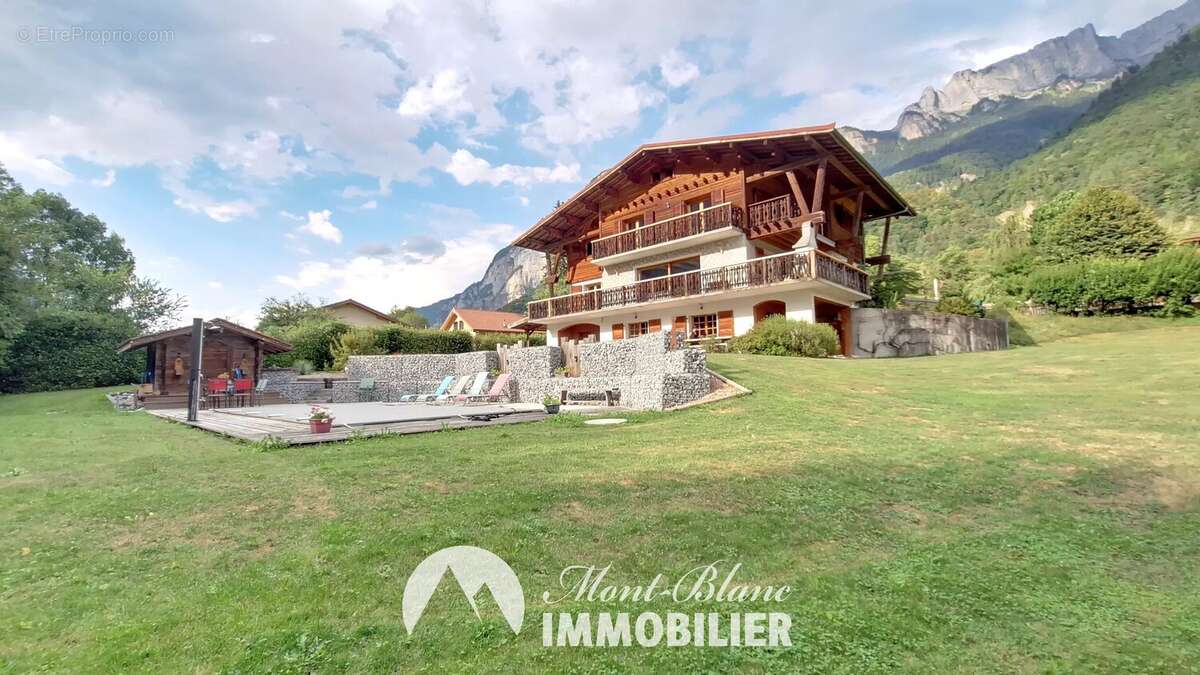À proximité de Sallanches – Grande maison familiale avec piscine et possibilité d'appartement indépendant - photo 2