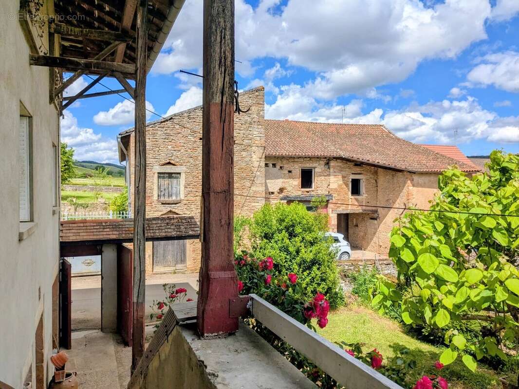 Maison à AZE