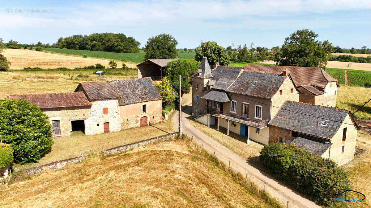 Maison 120 m² à Montbazens  - photo 2