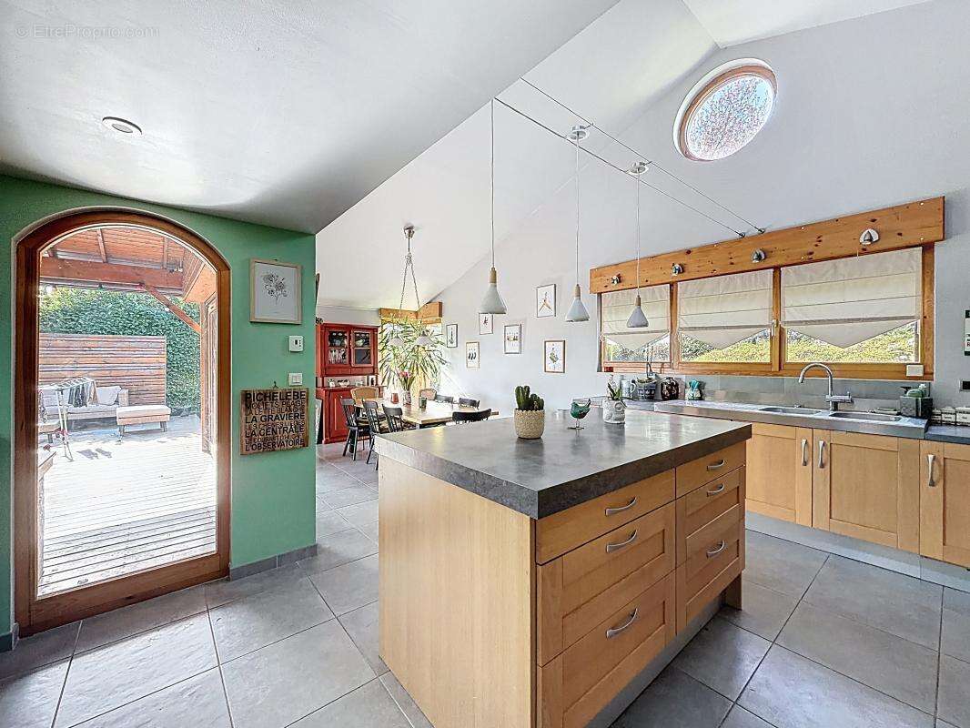 Maison à CHAZAY-D'AZERGUES