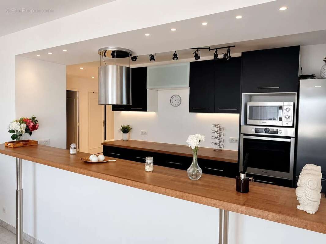 A vendre  frejus 4p avant dernier etage terrasse parking - photo 2
