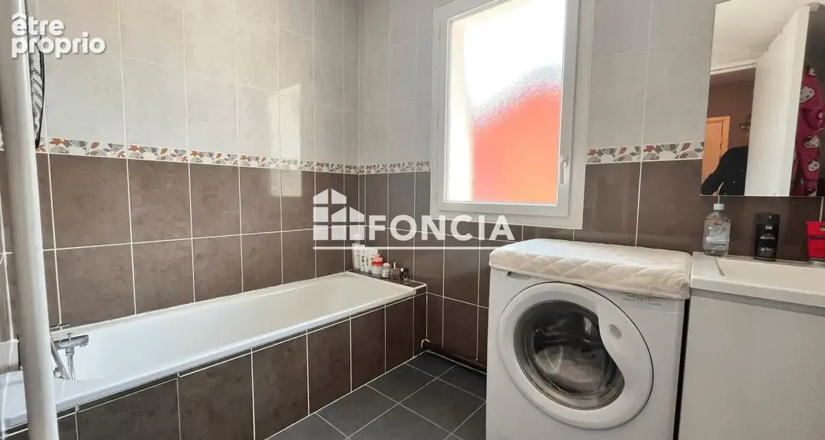 Appartement T4 de 63 m² avec 3 chambres – Dernier étage – Vendu meublé – Proche plages - photo 6