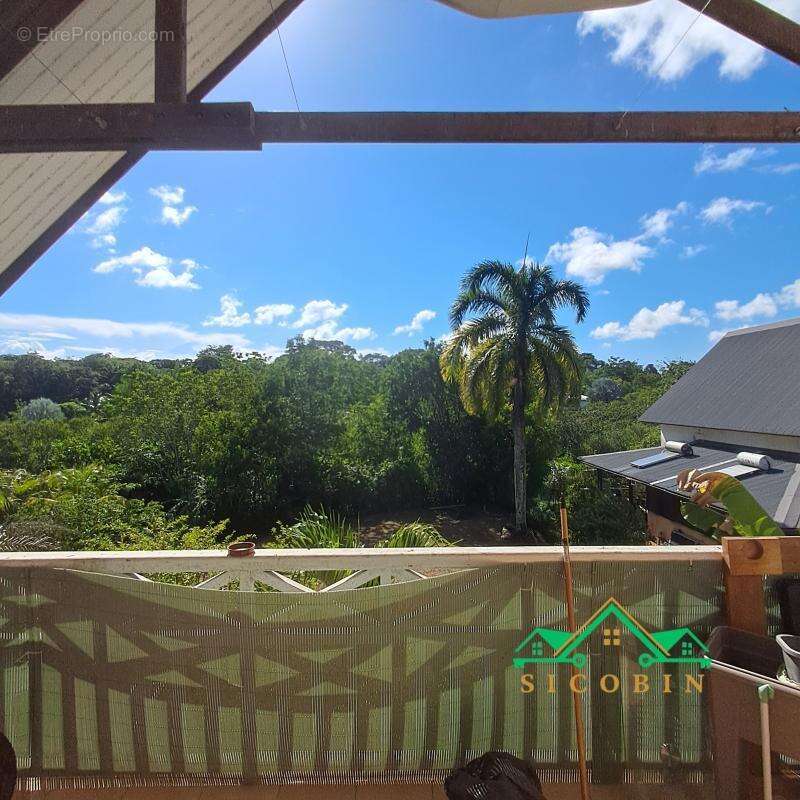 Appartement à REMIRE-MONTJOLY