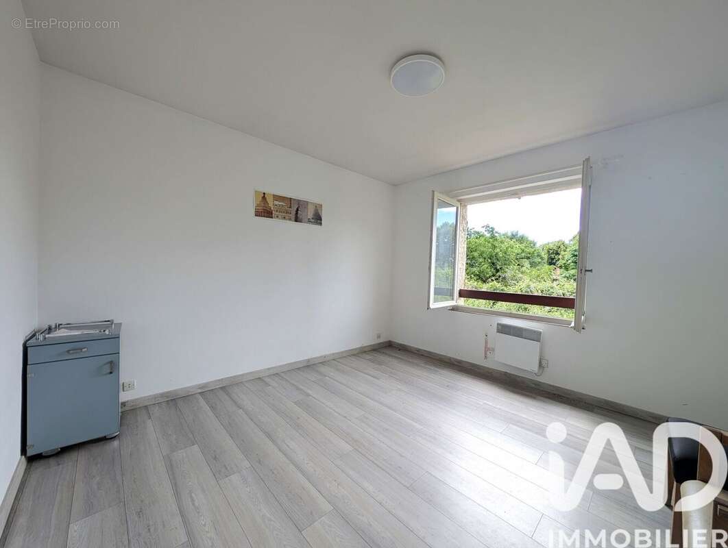 Maison 174 m² à Saint-Felicien  - photo 9