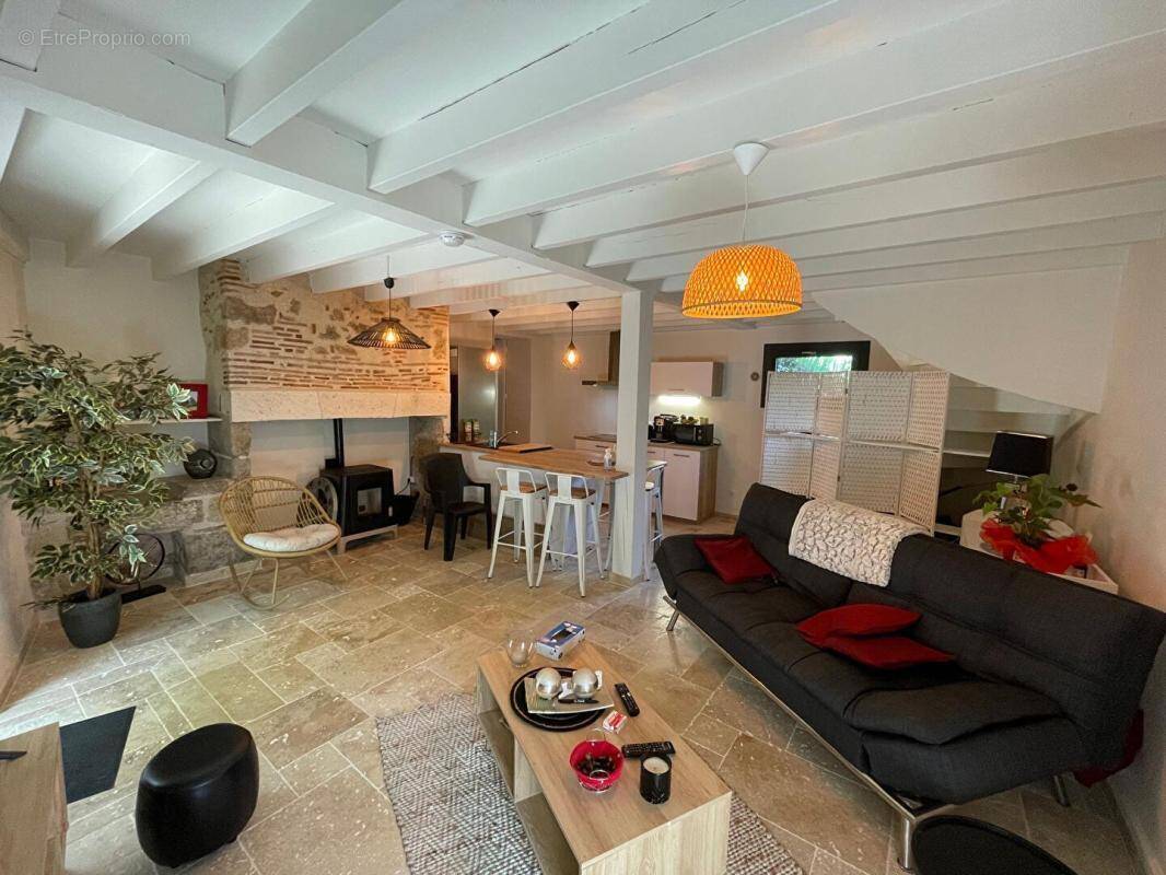 Maison à COLAYRAC-SAINT-CIRQ