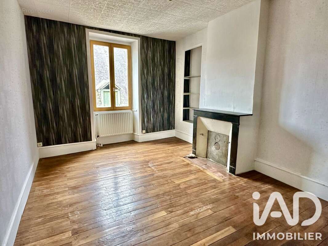 Maison 142 m² à Saint-Gaultier  - photo 8