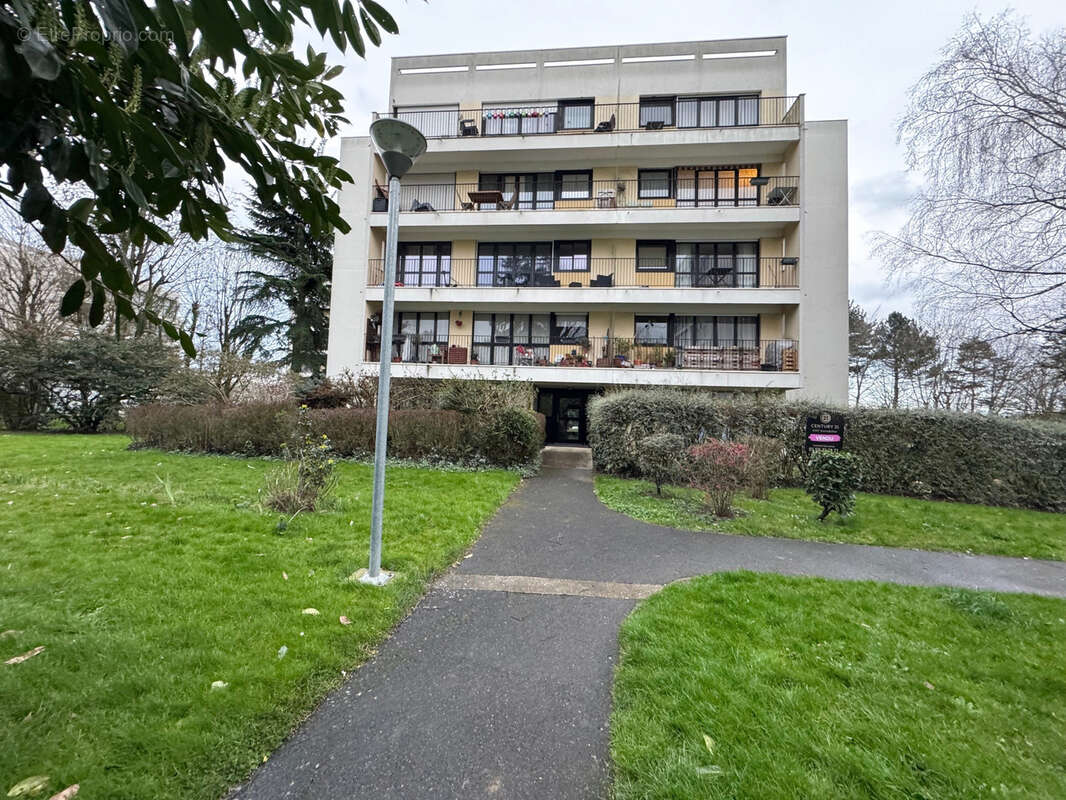 Appartement à CHENNEVIERES-SUR-MARNE