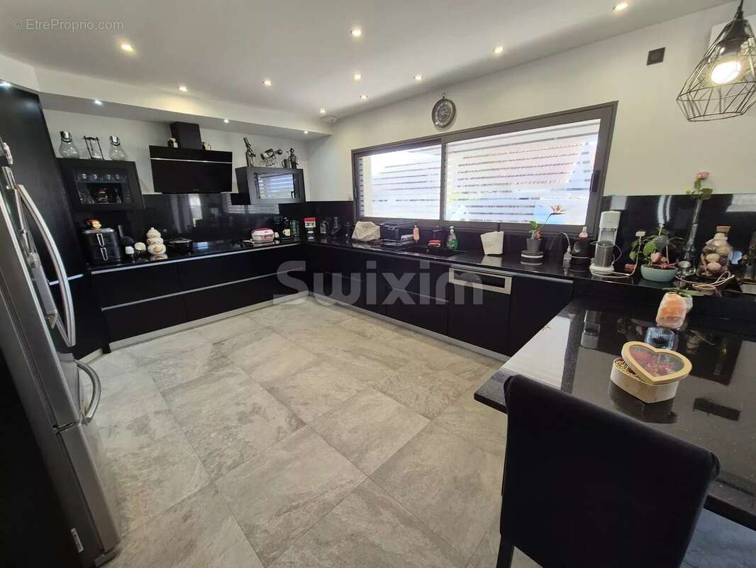 Maison à LE DESCHAUX