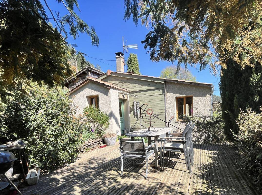 Maison à SAINT-PIERRE-SAINT-JEAN