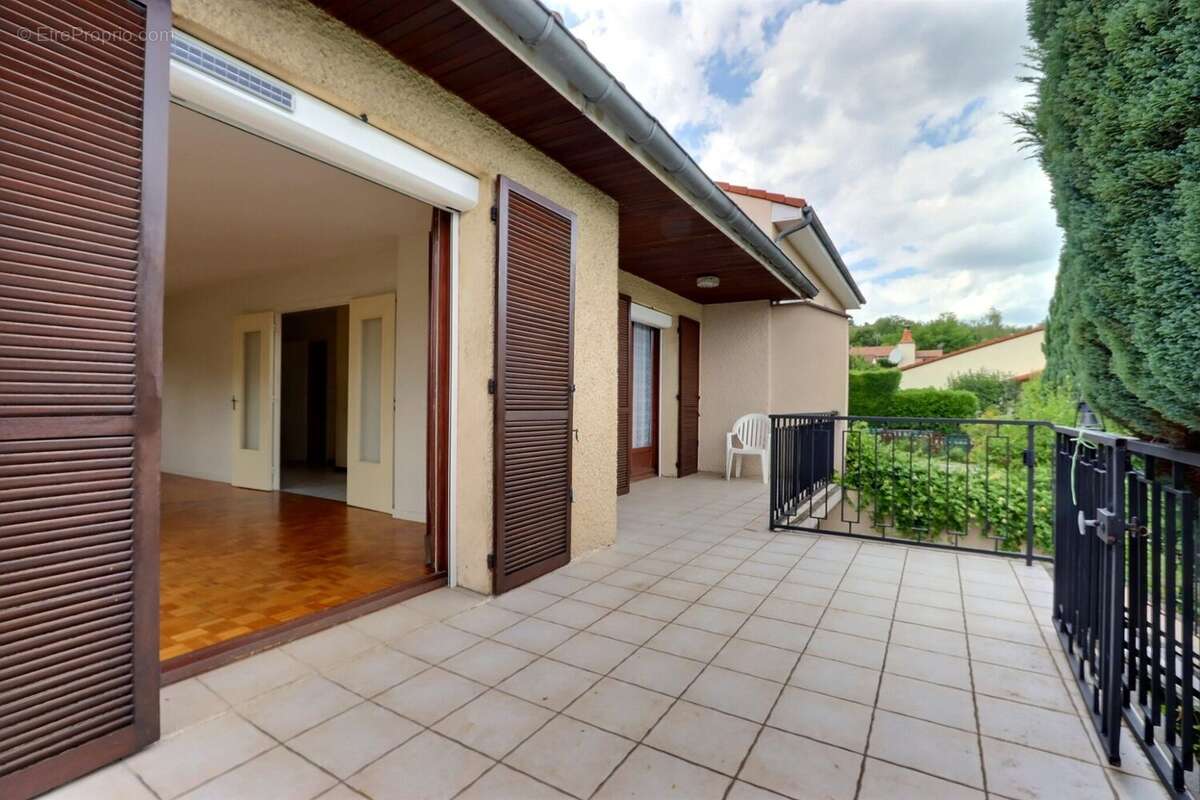 Maison 144 m² à Romagnat  - photo 2