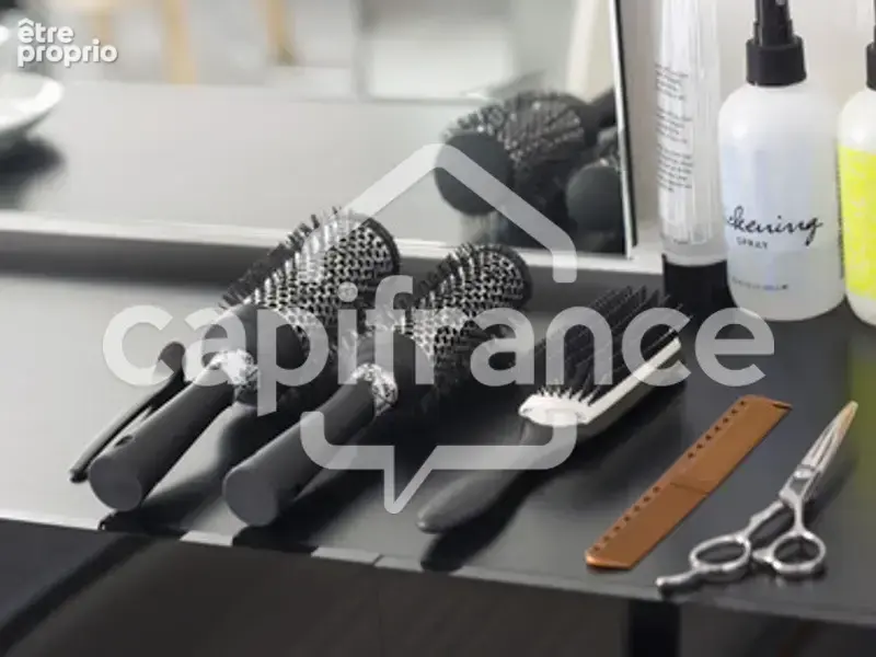COIFFURE & BEAUTÉ – 88 m² AVEC SOUS-LOCATION AUTORISÉE Salon-de-Provence  Exclusivité Capifrance - photo 7