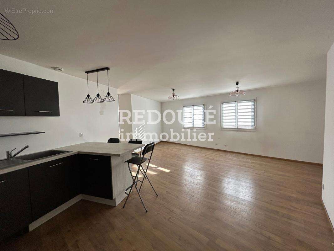 Commerce à TINQUEUX