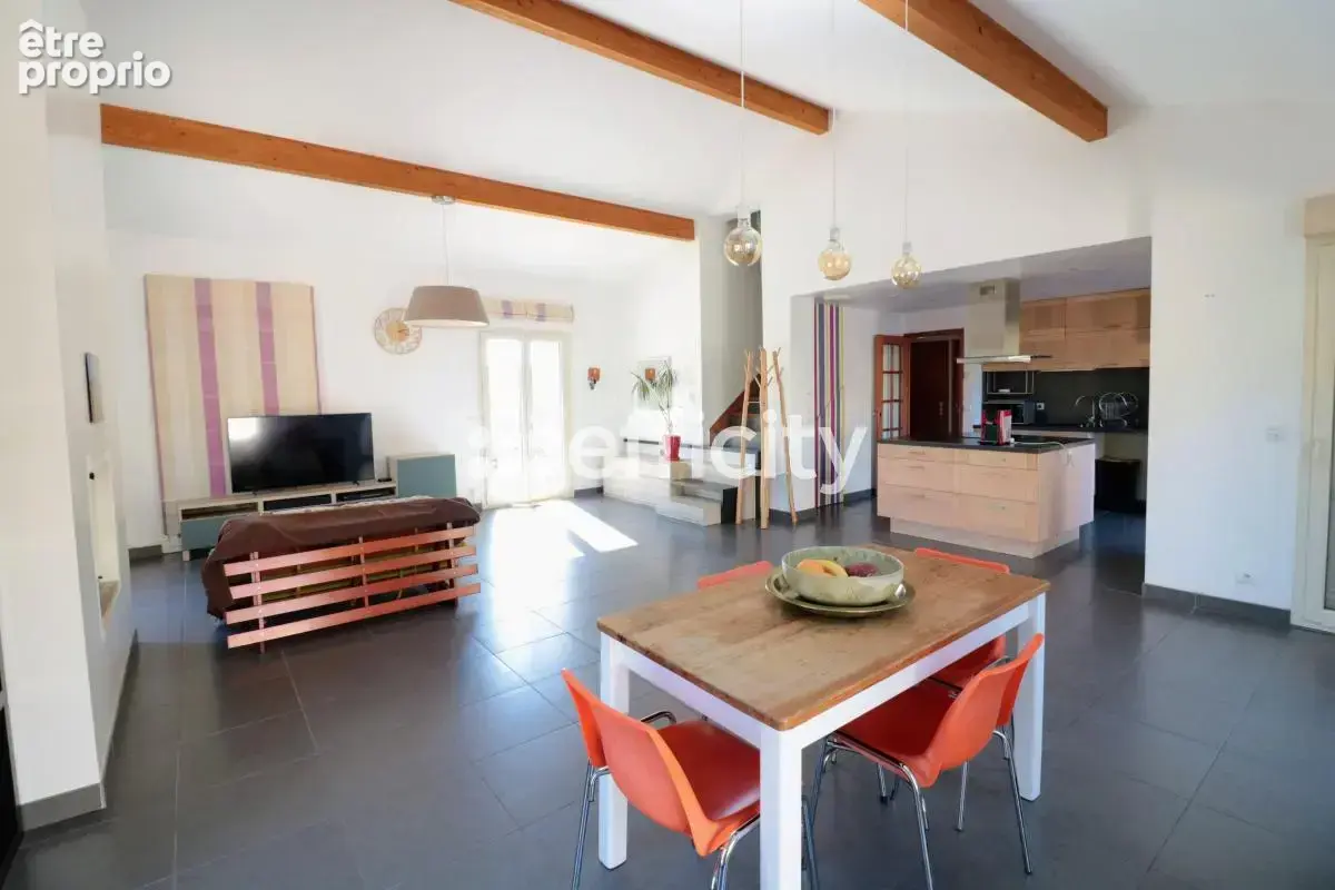 Maison 8 pièces 146 m² à vendre à Pouilly-Le-Monial (69400) - photo 3