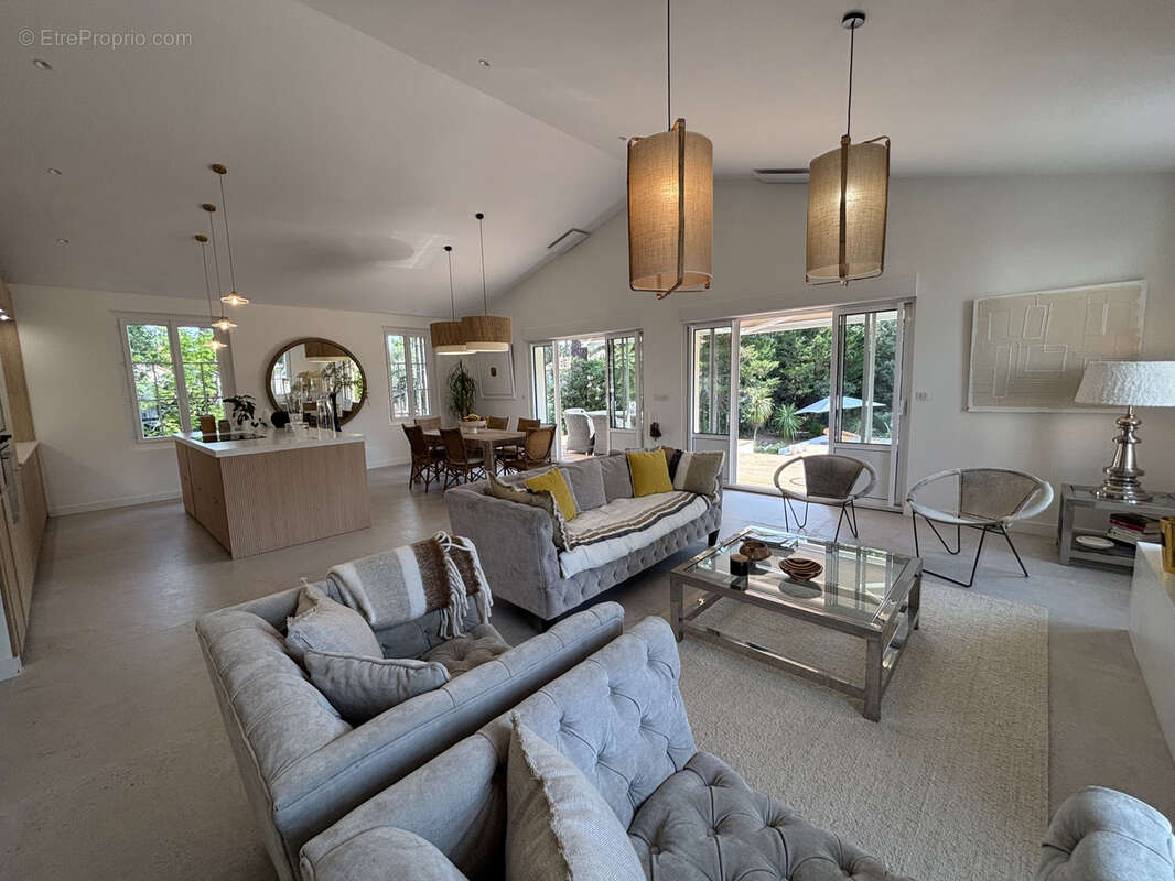 Maison à SAINT-GEORGES-DE-DIDONNE