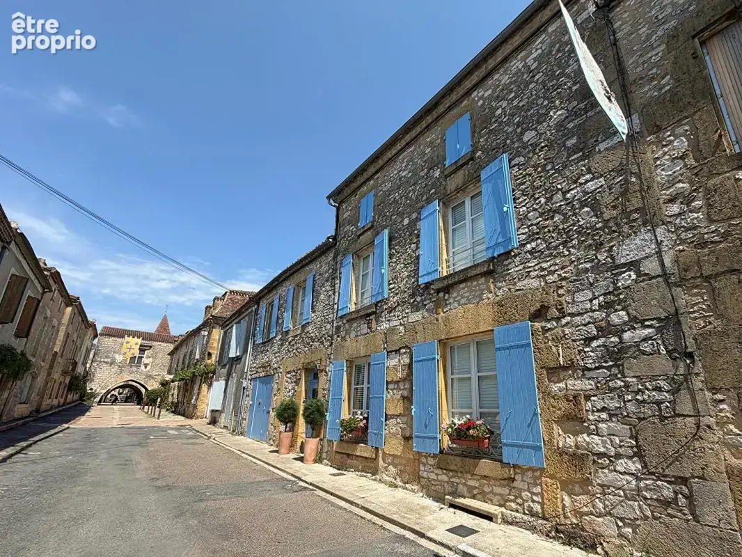 Grande maison de village avec cour au coeur de Monpazier - photo 2
