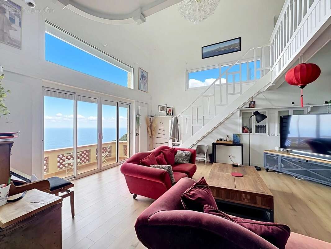 Appartement à LA TURBIE
