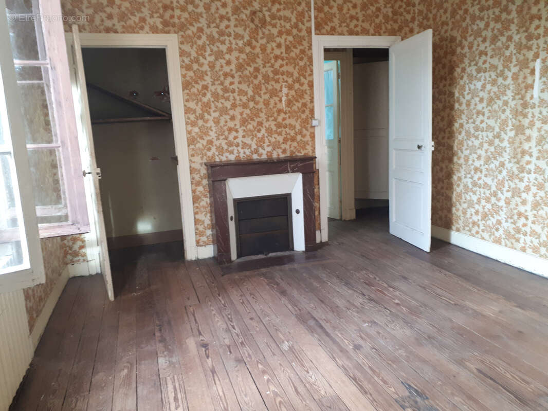 Maison à AVAILLES-LIMOUZINE