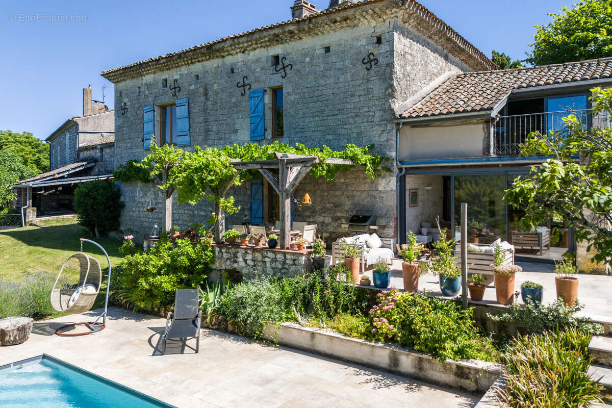 Propriété de campagne avec piscine et dépendances - photo 2