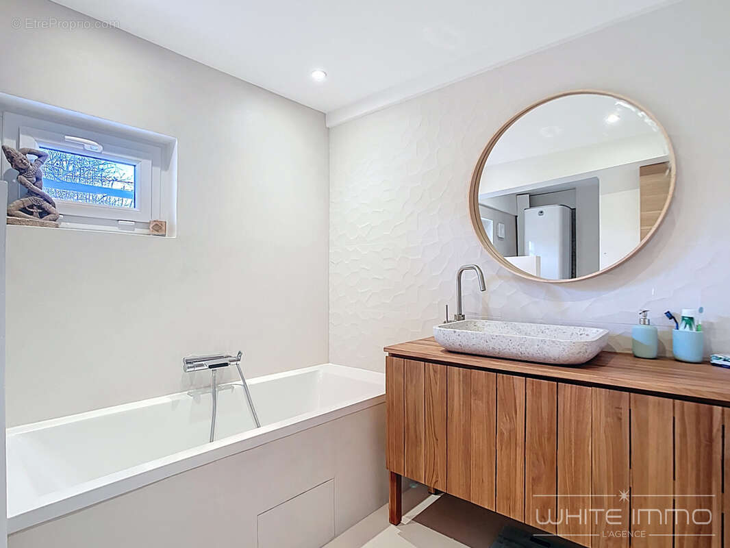 Maison à FRANCHEVILLE