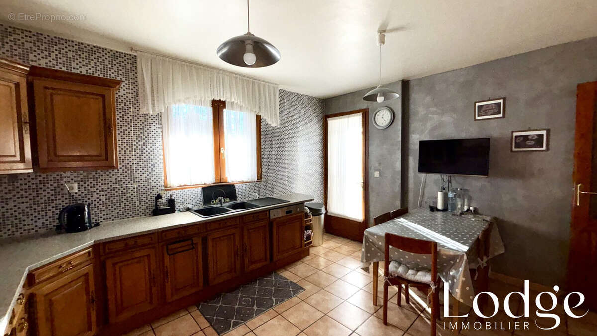 Maison à LA ROCHE-DE-RAME