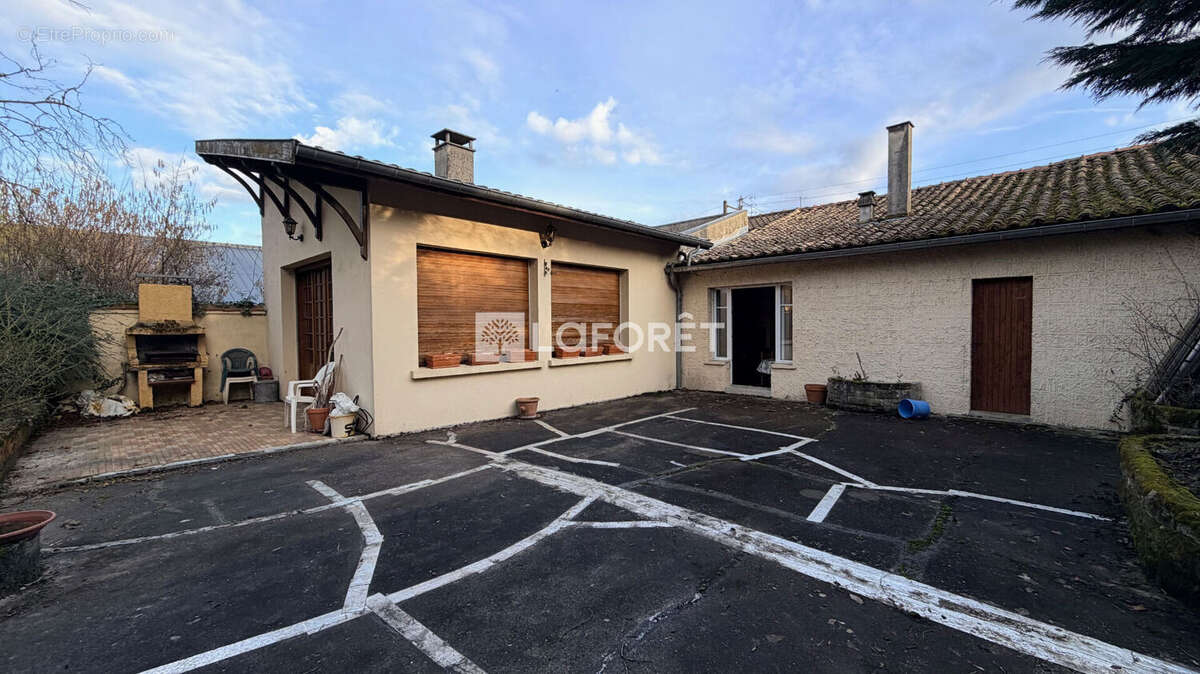 Maison à SAINTE-MENEHOULD