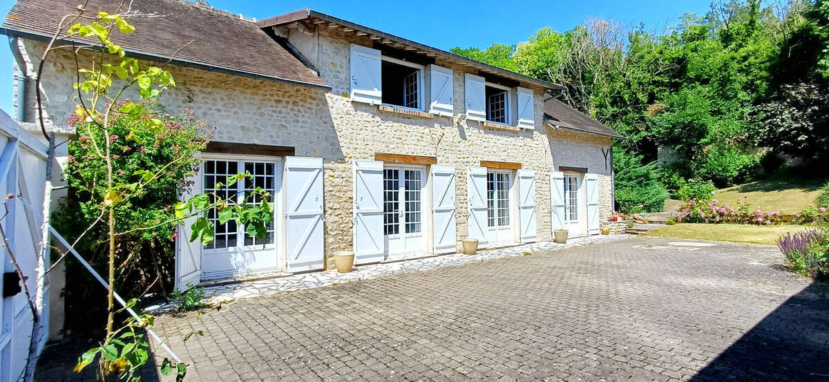 Maison à ORMOY-LA-RIVIERE