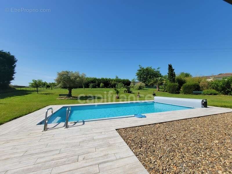 Plain-pied 3 chambres · Piscine au sel · Chauffage au sol - photo 4