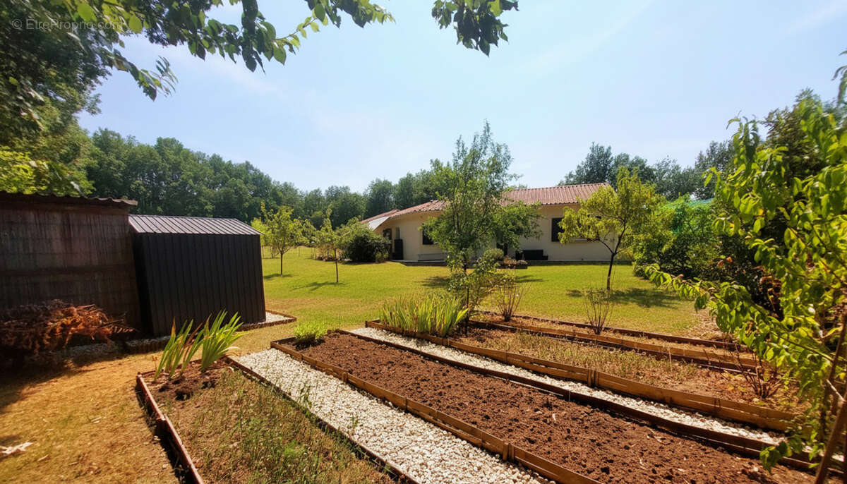 Maison 135m² au calme sans travaux, 4 chambres, garage et carport, terrain plat environ 2500m² à Meyrals - photo 18