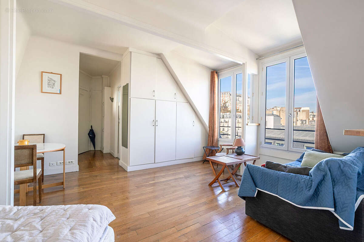 Appartement à PARIS-18E