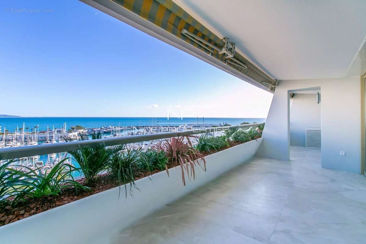 Appartement à VILLENEUVE-LOUBET