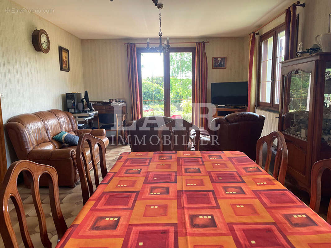 Maison à vendre dans le bourg de Saint-Vincent-des-Près, réf B15527 - photo 5