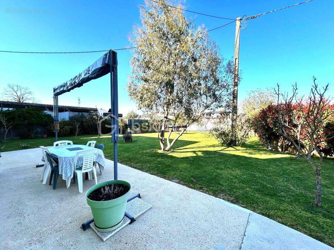 Maison à CADILLAC-EN-FRONSADAIS