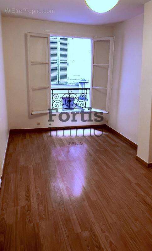 Appartement à PARIS-10E