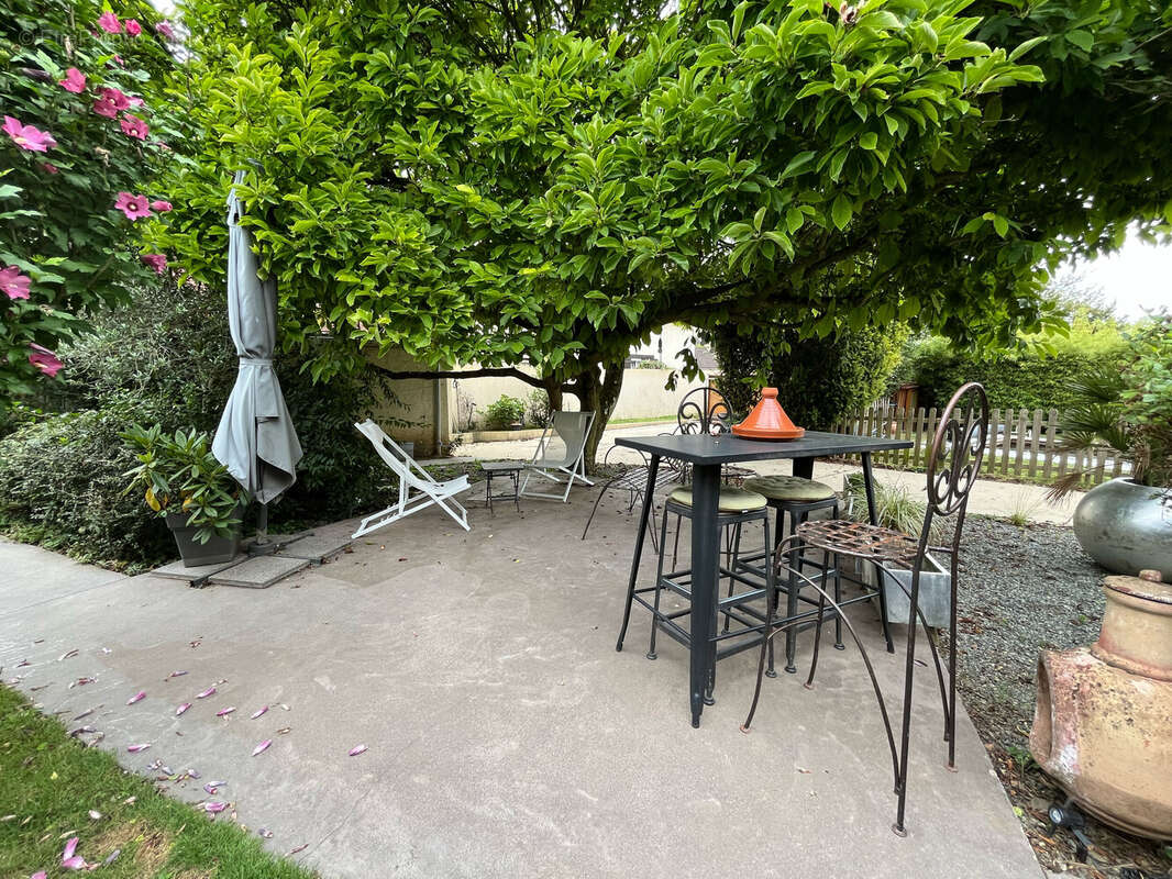 Maison à LES CLAYES-SOUS-BOIS