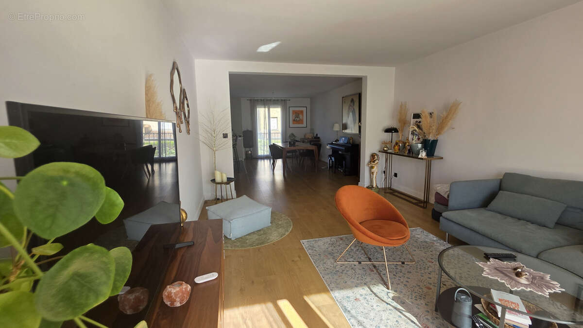 Appartement à GUILHERAND-GRANGES