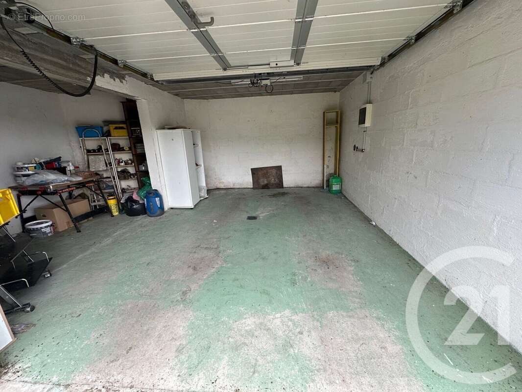 Maison à MONTREUILLON