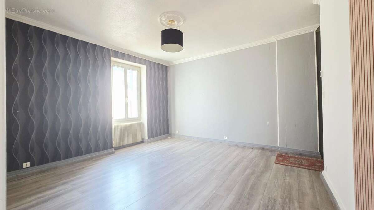 Bourges centre appartement 56m² 2 chambres terrasse garage - photo 2