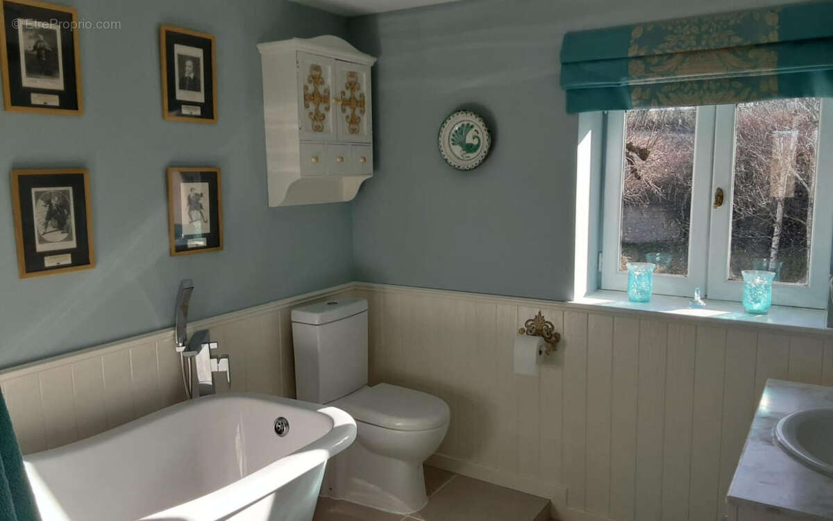 sdb - Maison à SAINT-PRIVAT-DES-PRES